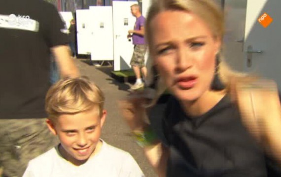 Jasper wil graag weten wat een stagemanager op een festival doet en Sofia wil graag van haar hoogtevrees af. Verslaggeefster Victoria fact-checkt of je echt wel sterk wordt van het eten van spinazie. Willem Wever