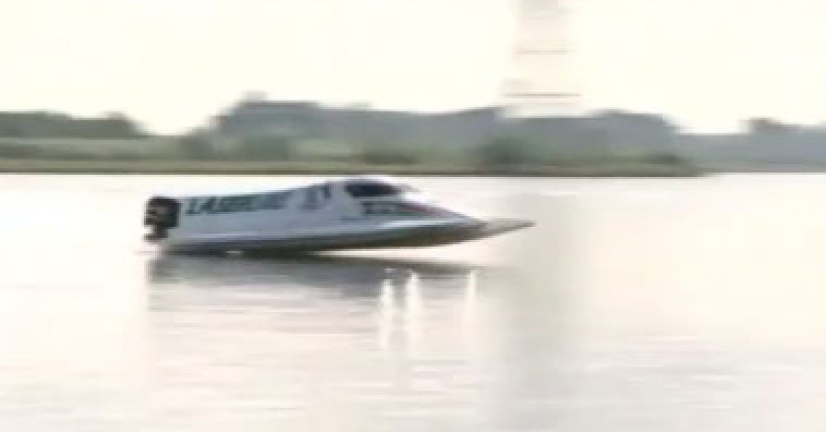 Hoe komt het dat een speedboot over het water vliegt? | Willem Wever